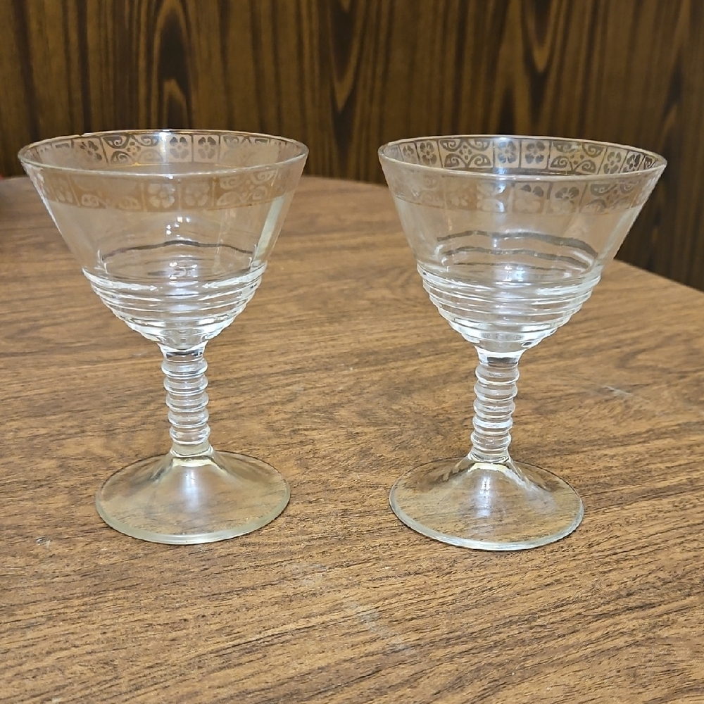 Federal glass  vintage set of 2 Elegant Clear Glass wiith gold bands
